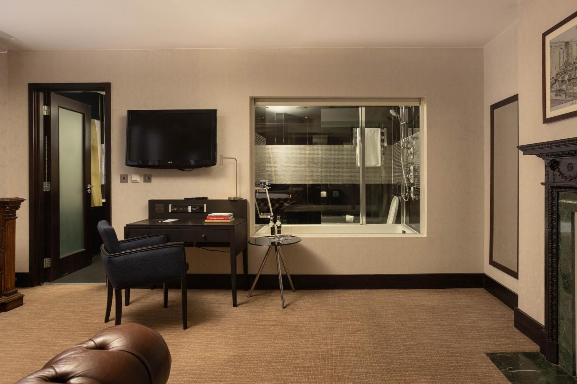 เดอะ มอนต์คาล์ม แอท บริวเวอรี ลอนดอนซิตี้ Hotel ภายนอก รูปภาพ A room at the hotel
